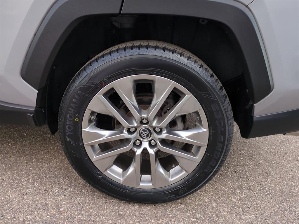 Thumbnail: 2019 Toyota RAV4 - 8