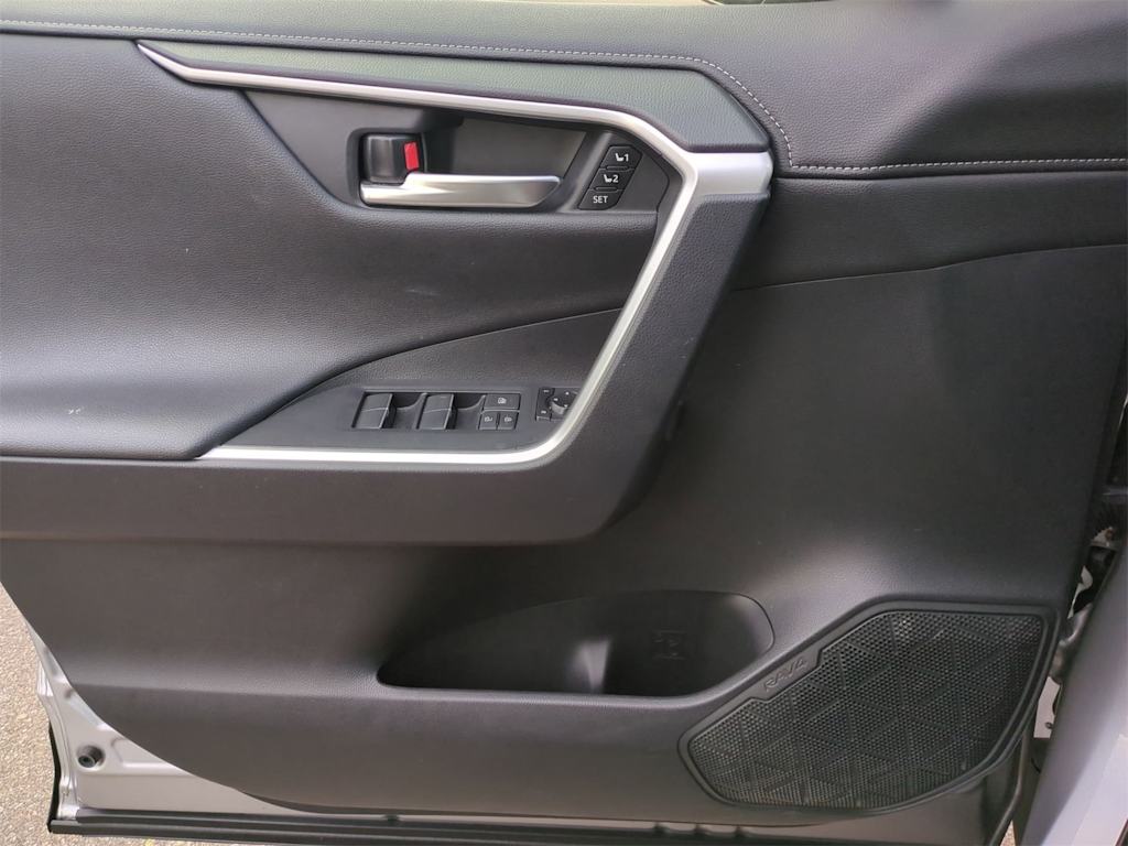 Thumbnail: 2019 Toyota RAV4 - 35