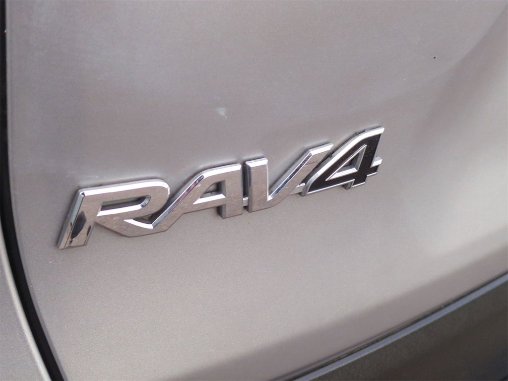 Thumbnail: 2019 Toyota RAV4 - 25
