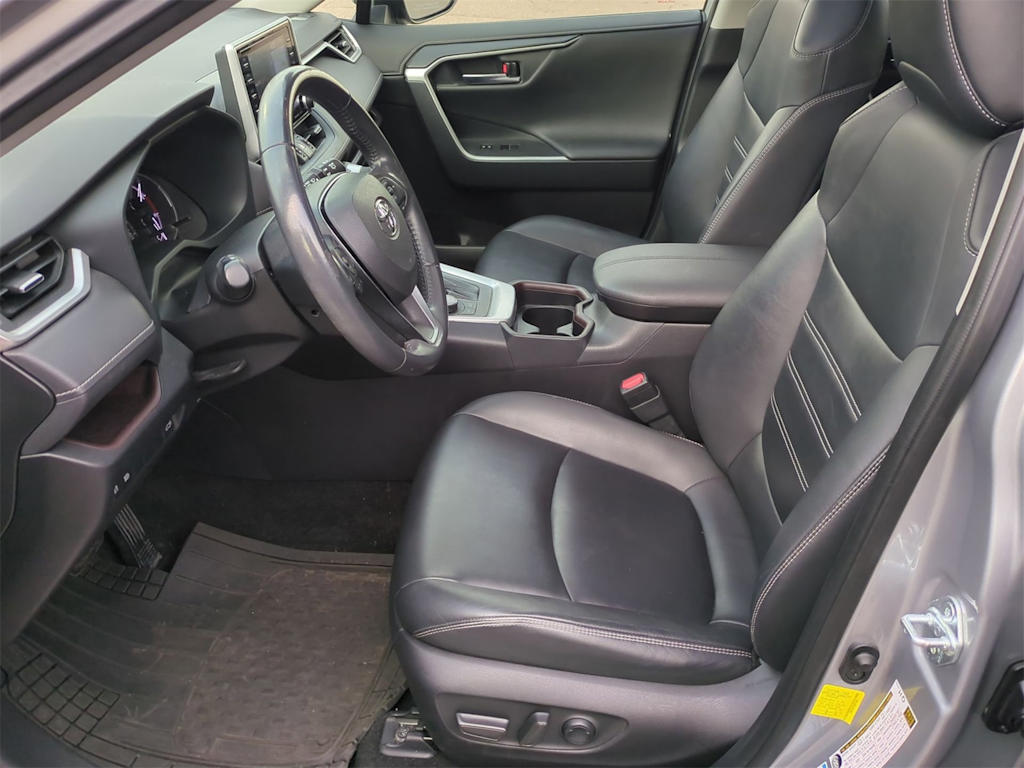 Thumbnail: 2019 Toyota RAV4 - 10