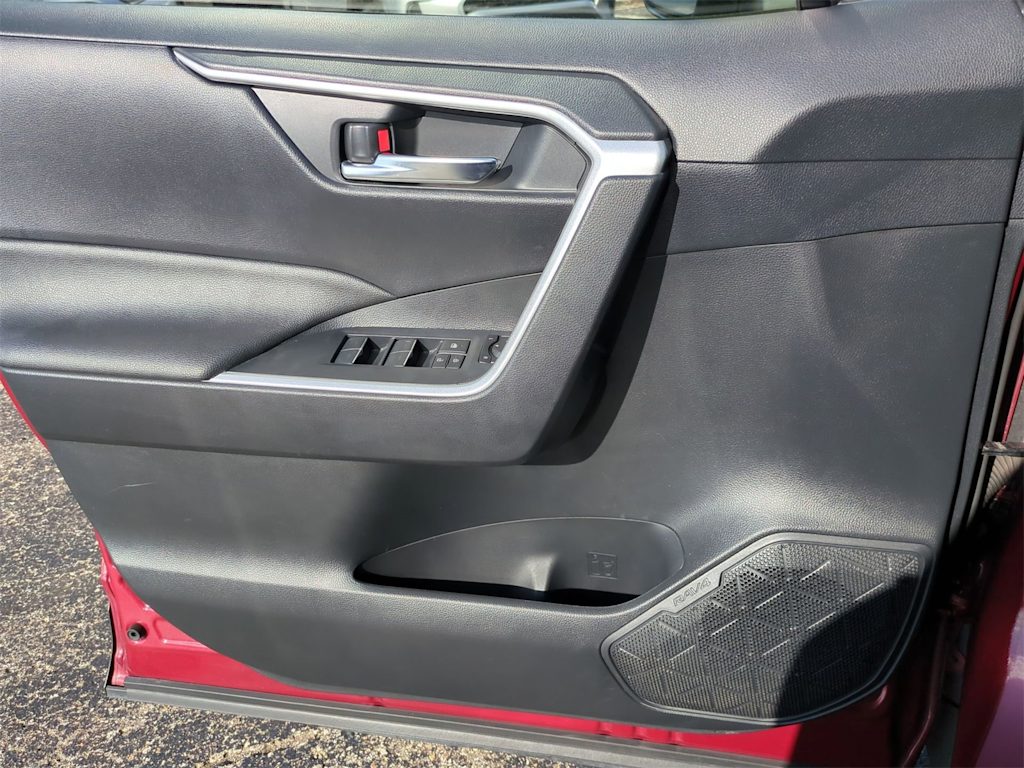 Thumbnail: 2023 Toyota RAV4 - 34