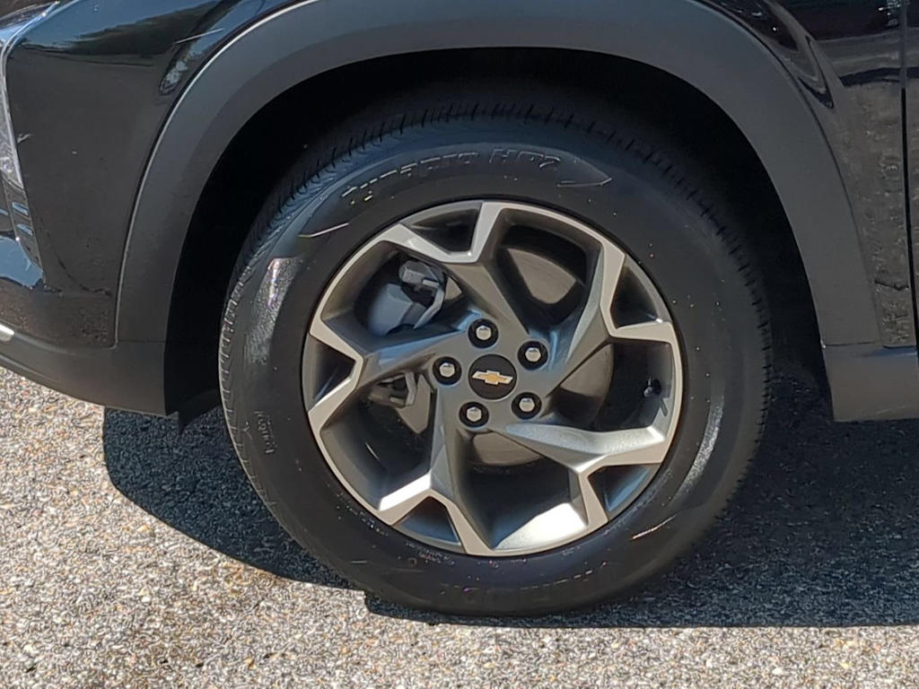 Thumbnail: 2025 Chevrolet Trax - 8