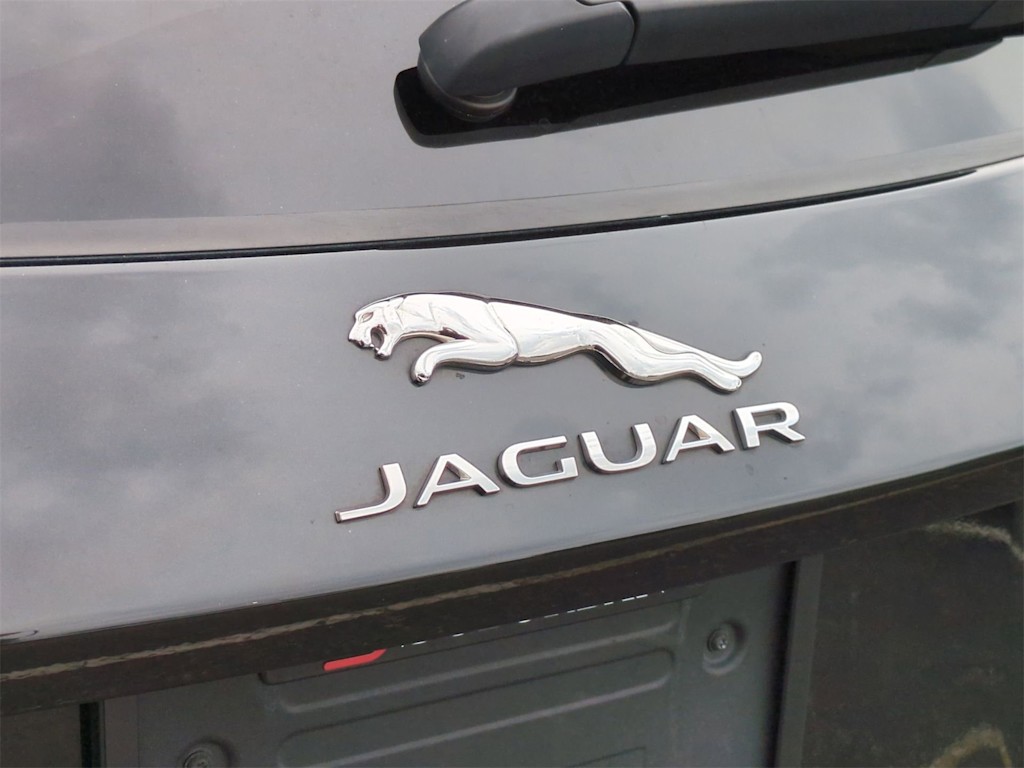 Thumbnail: 2018 Jaguar E-Pace - 7