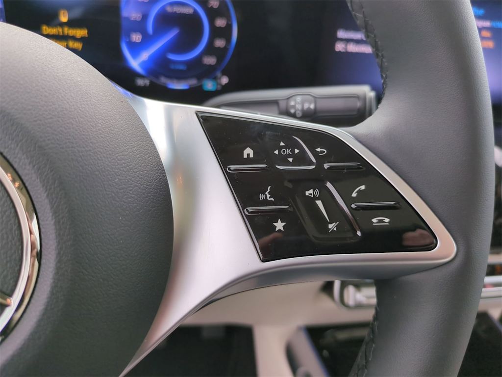 Thumbnail: 2025 Mercedes-Benz EQB - 30