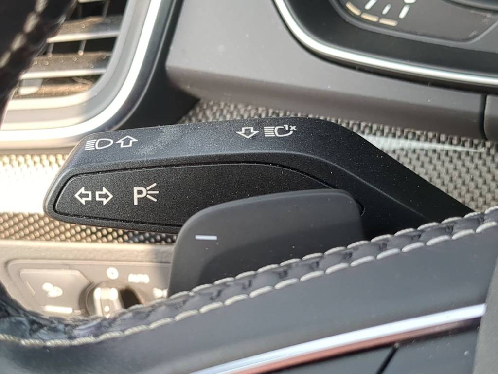 Thumbnail: 2020 Audi SQ5 - 30