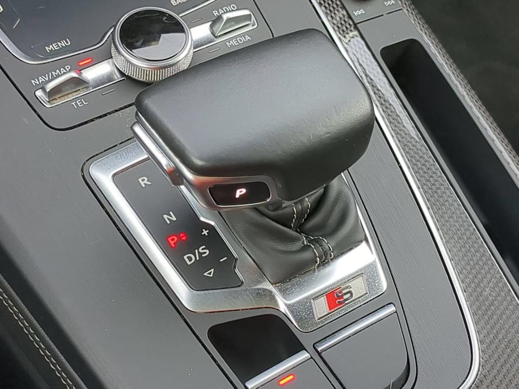 Thumbnail: 2020 Audi SQ5 - 15