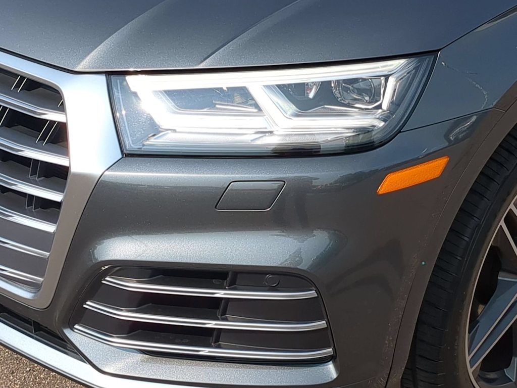 Thumbnail: 2020 Audi SQ5 - 10