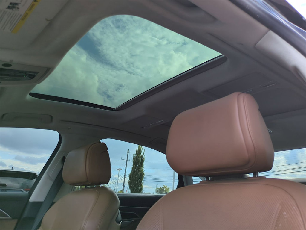 Thumbnail: 2020 Audi A8 - 28