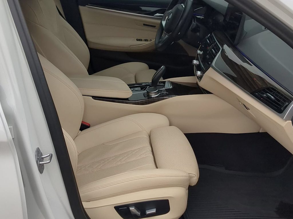 Thumbnail: 2023 BMW 5 Series - 11