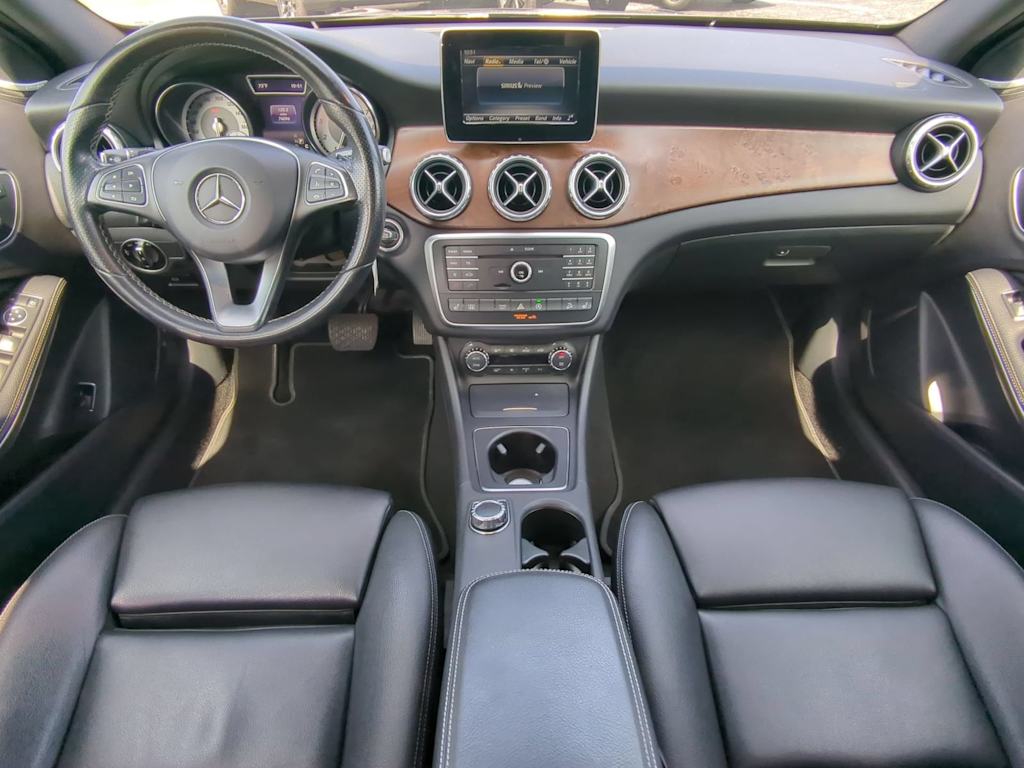 Thumbnail: 2016 Mercedes-Benz GLA - 9