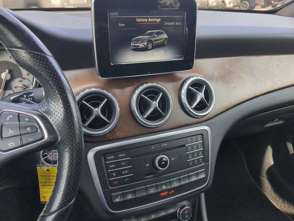 Thumbnail: 2016 Mercedes-Benz GLA - 14