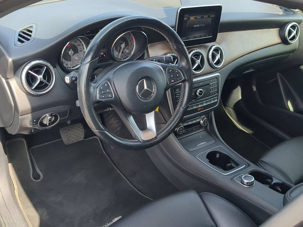 Thumbnail: 2016 Mercedes-Benz GLA - 2