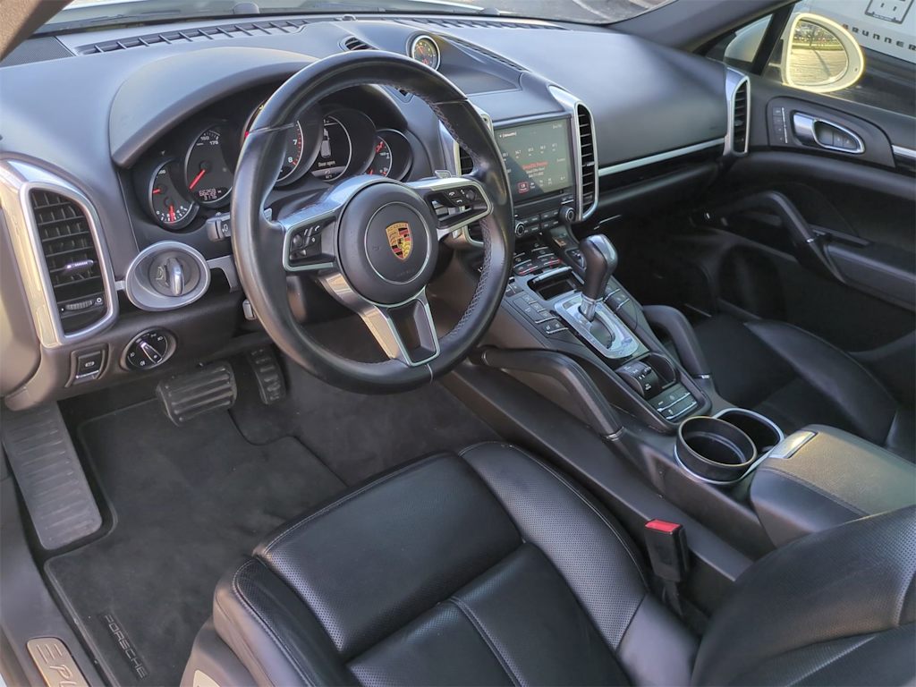 Thumbnail: 2017 Porsche Cayenne - 2