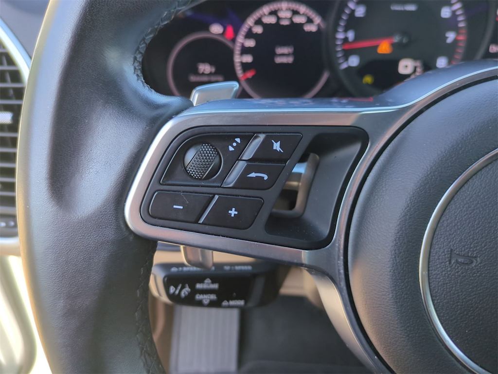 2021 Porsche Cayenne Base 28