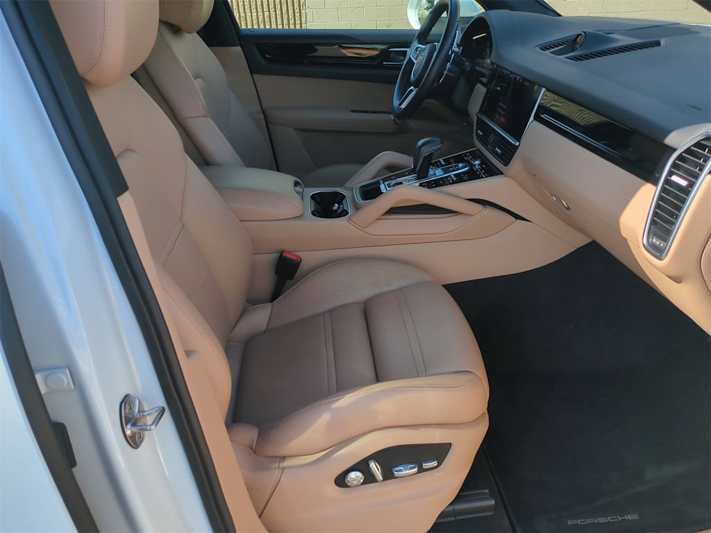 2021 Porsche Cayenne Base 11