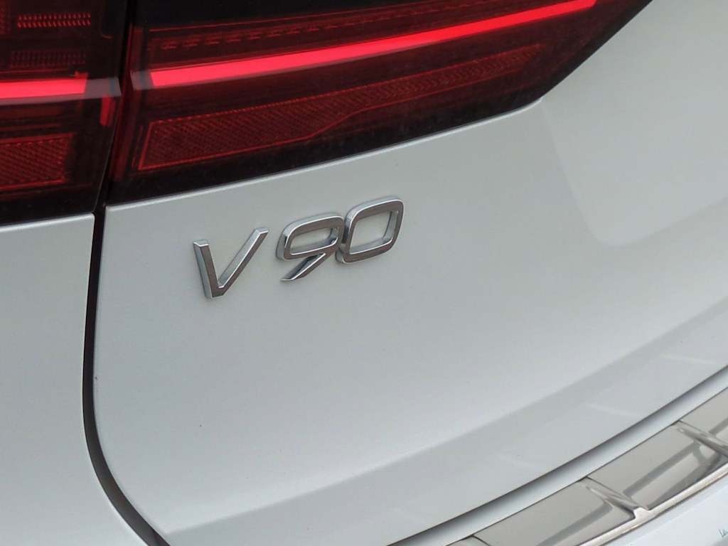 Thumbnail: 2023 Volvo V90 - 7