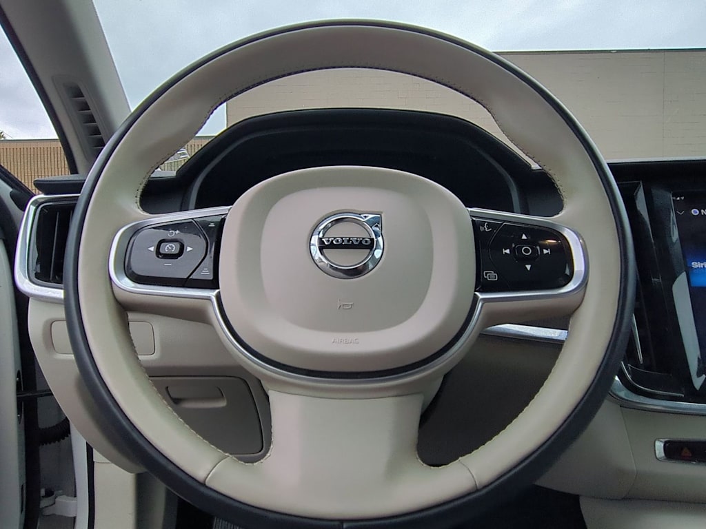 Thumbnail: 2023 Volvo V90 - 13