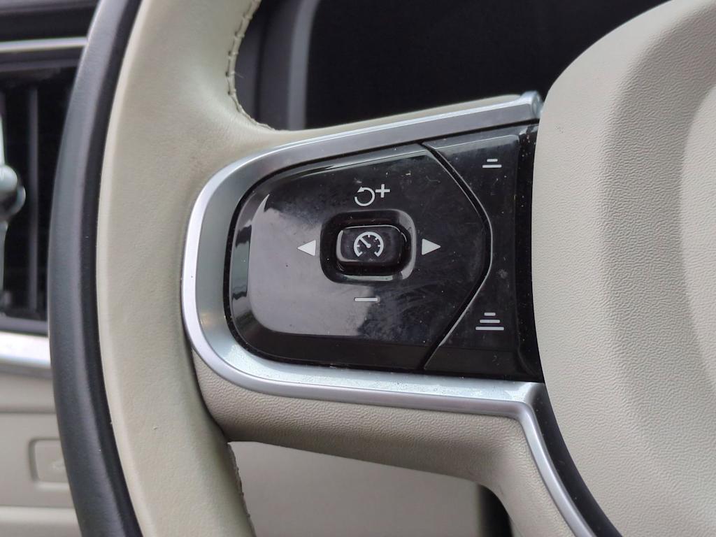 Thumbnail: 2023 Volvo V90 - 31