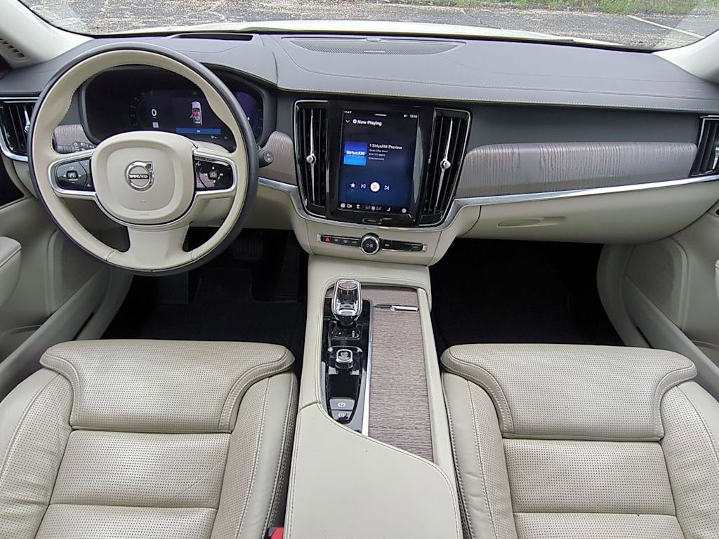 Thumbnail: 2023 Volvo V90 - 9