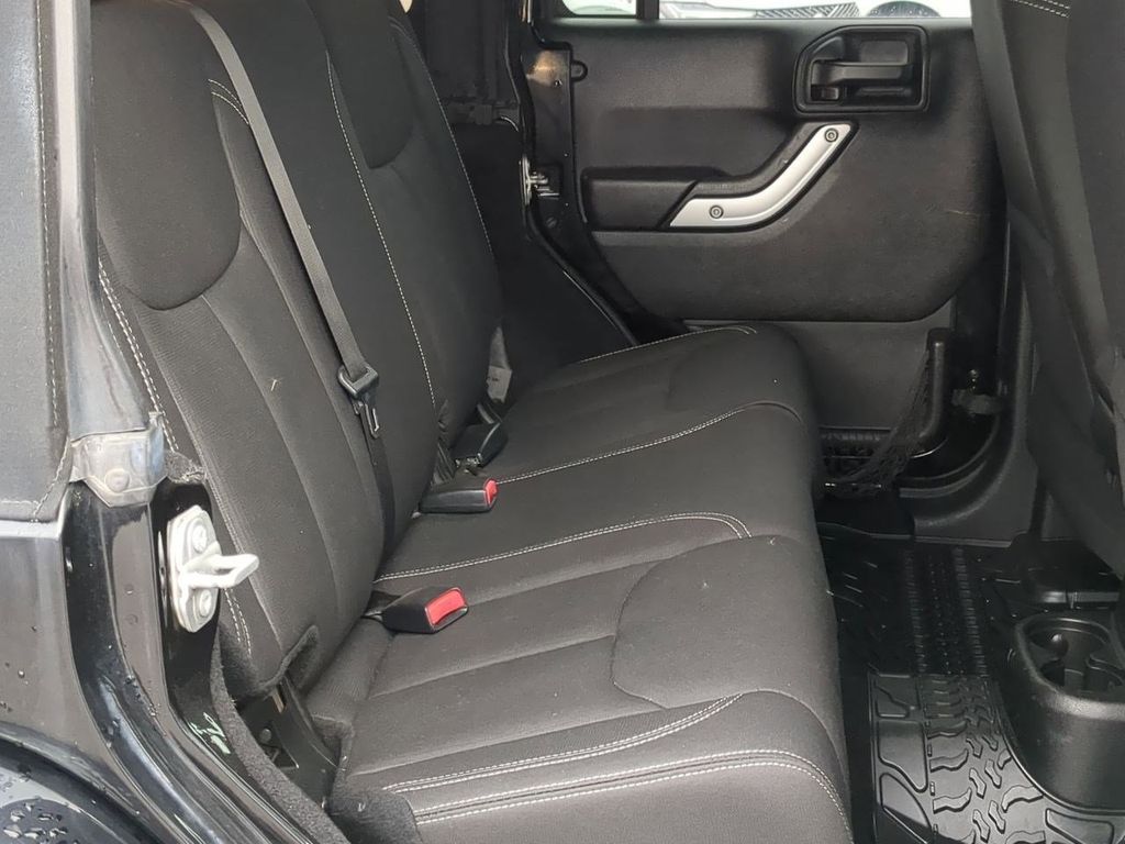 Thumbnail: 2017 Jeep Wrangler - 27