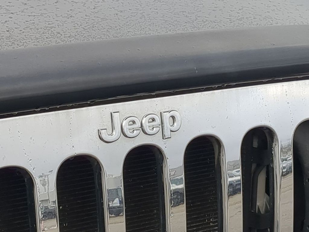 Thumbnail: 2017 Jeep Wrangler - 24