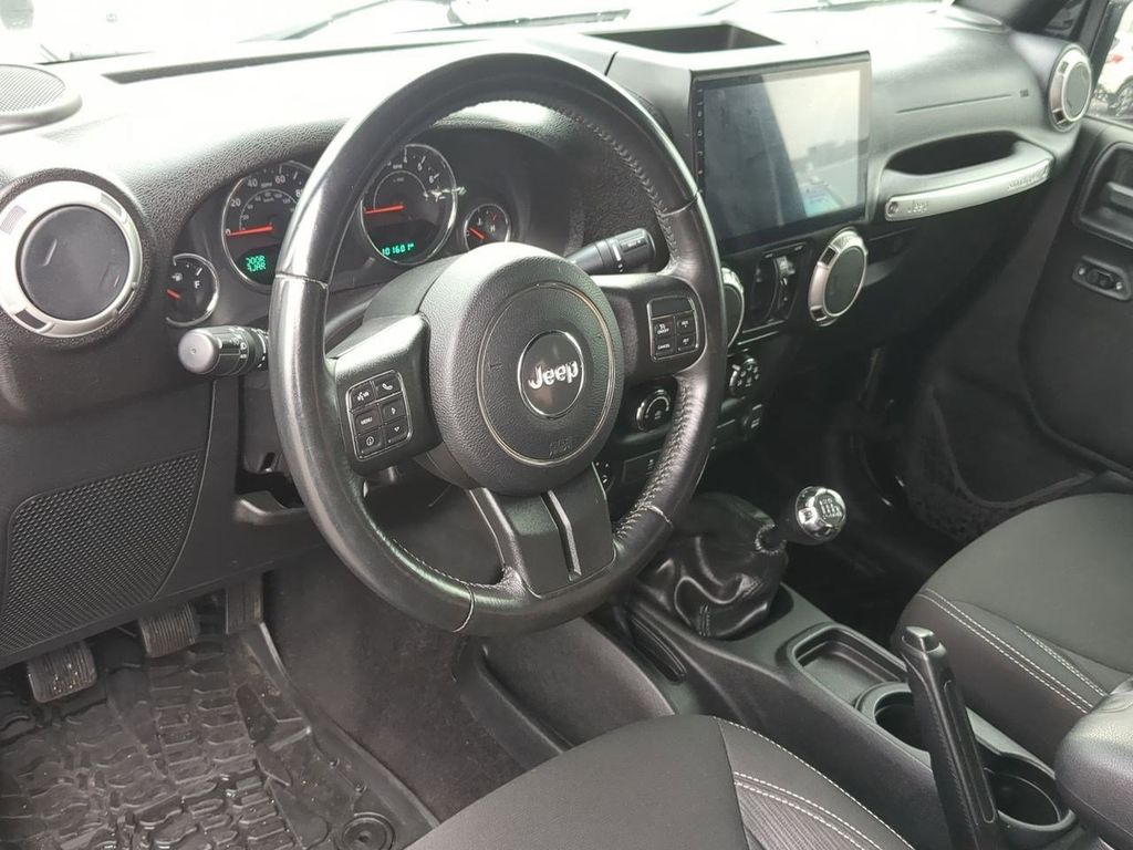 Thumbnail: 2017 Jeep Wrangler - 2