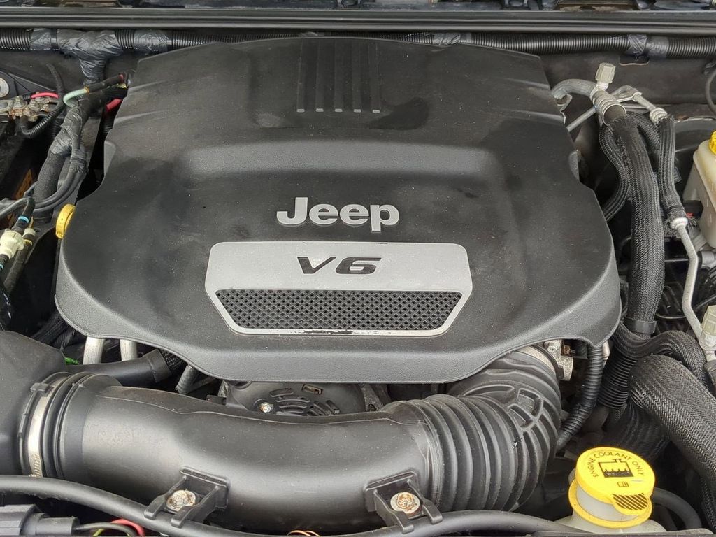 Thumbnail: 2017 Jeep Wrangler - 8