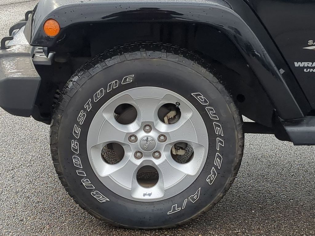 Thumbnail: 2017 Jeep Wrangler - 7