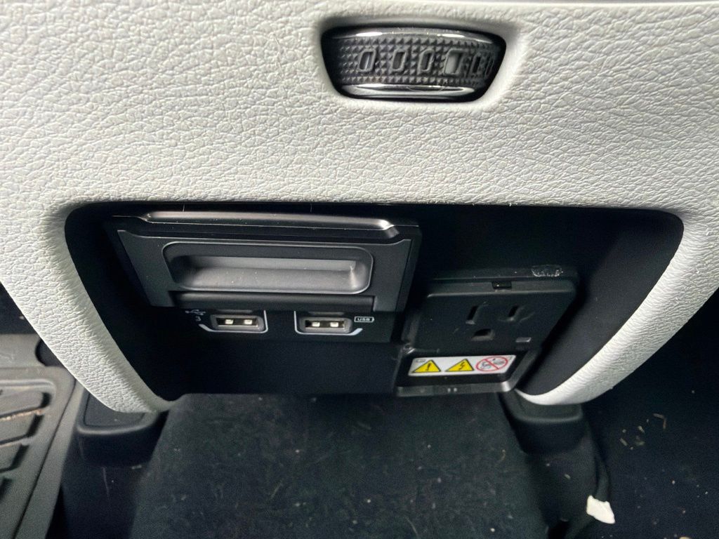 Thumbnail: 2020 Jeep Cherokee - 24