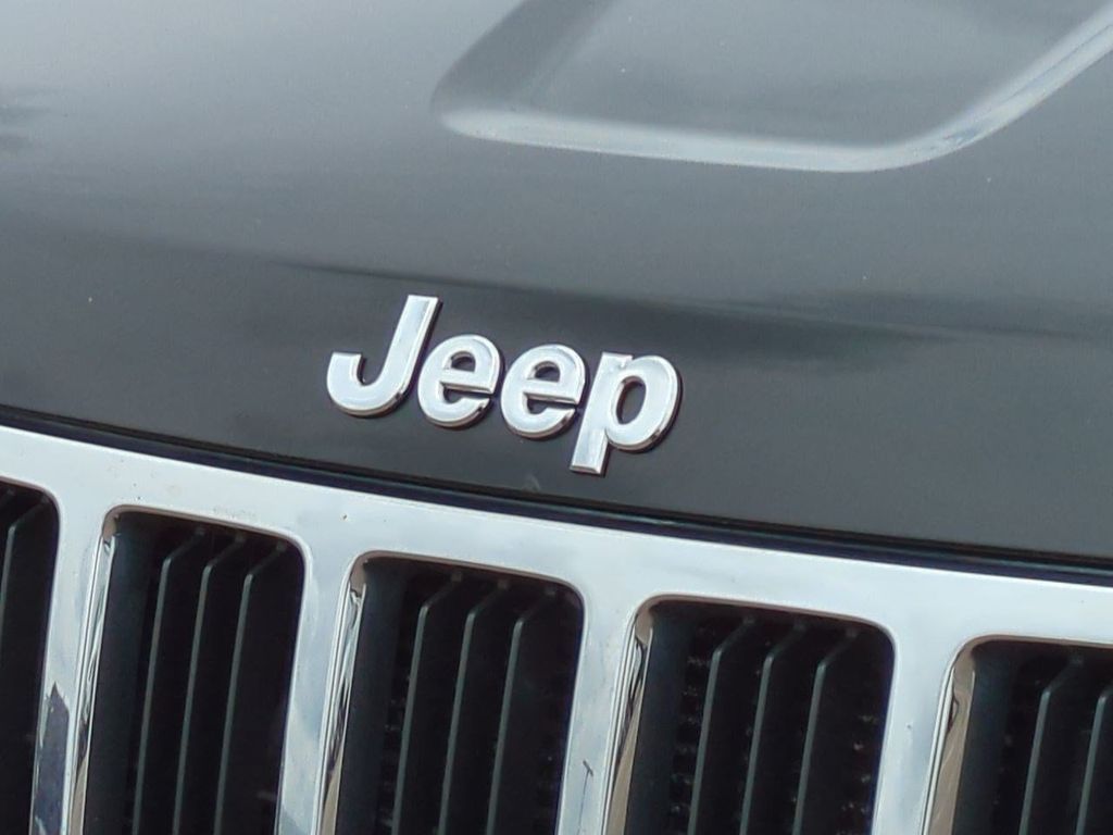 Thumbnail: 2012 Jeep Grand Cherokee - 7