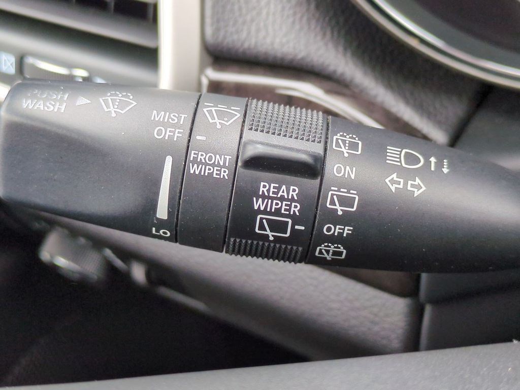 Thumbnail: 2012 Jeep Grand Cherokee - 31