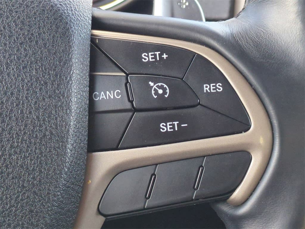 Thumbnail: 2014 Jeep Grand Cherokee - 25