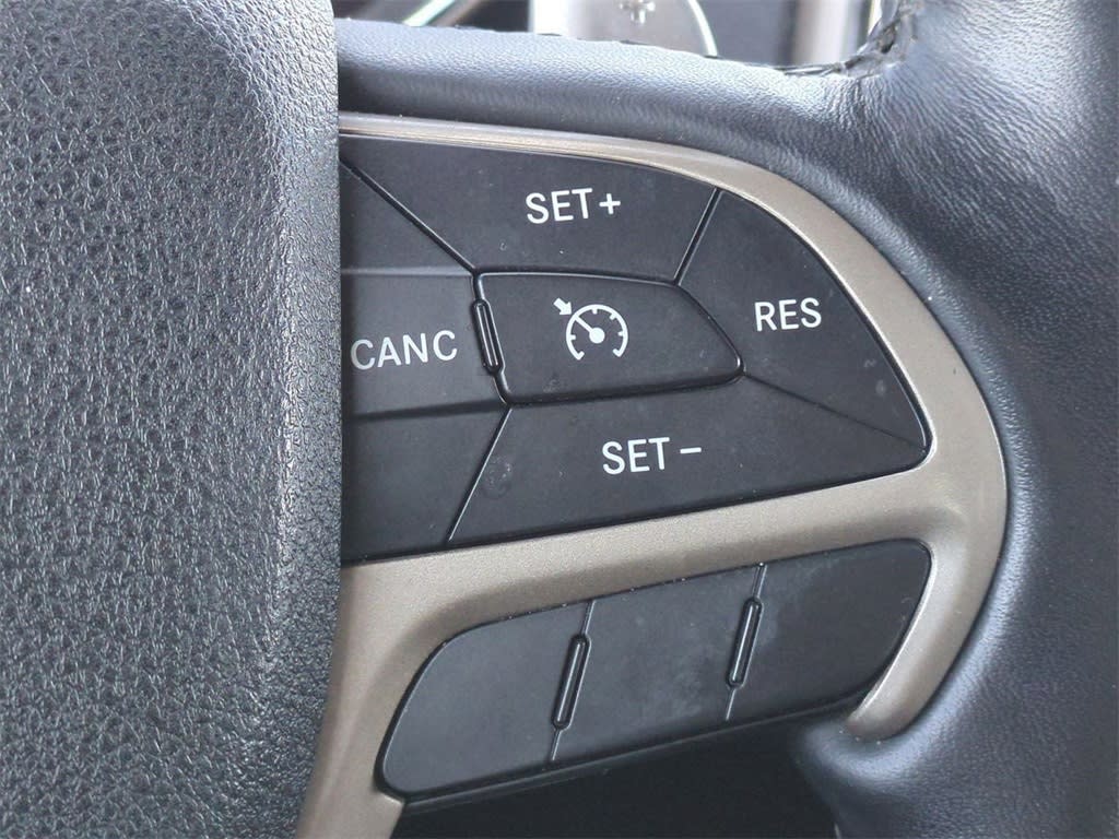 Thumbnail: 2015 Jeep Grand Cherokee - 26