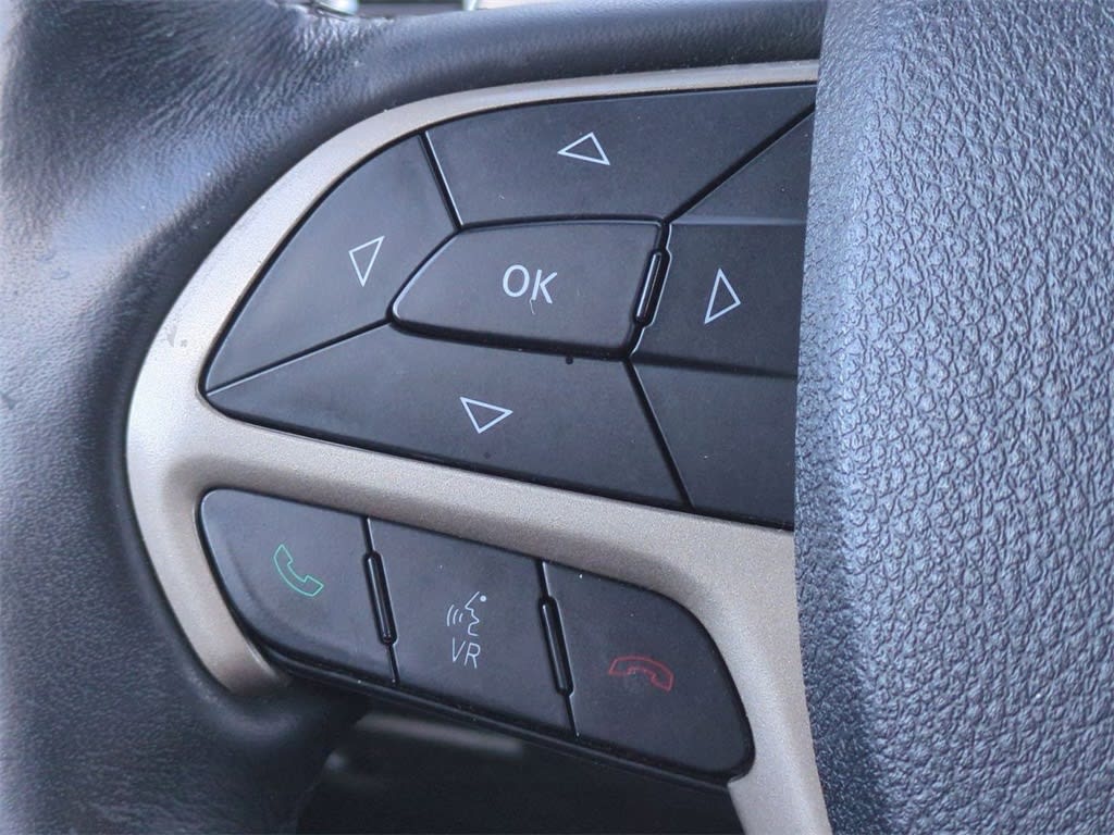 Thumbnail: 2015 Jeep Grand Cherokee - 25