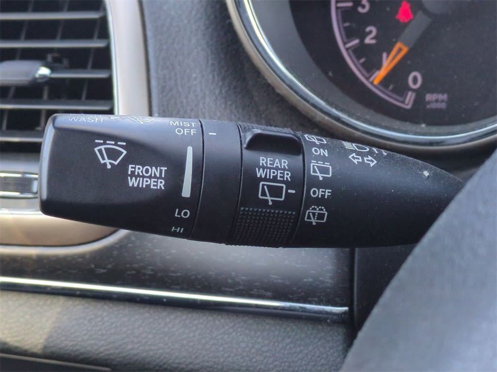 Thumbnail: 2015 Jeep Grand Cherokee - 28