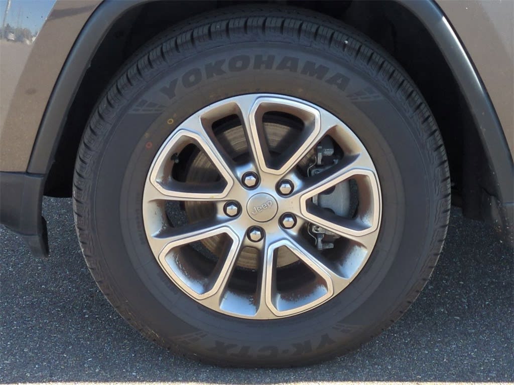 Thumbnail: 2015 Jeep Grand Cherokee - 8