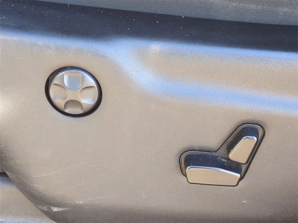 Thumbnail: 2015 Jeep Grand Cherokee - 22