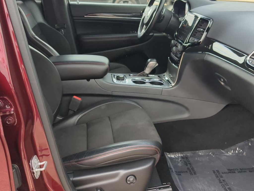 Thumbnail: 2020 Jeep Grand Cherokee - 11