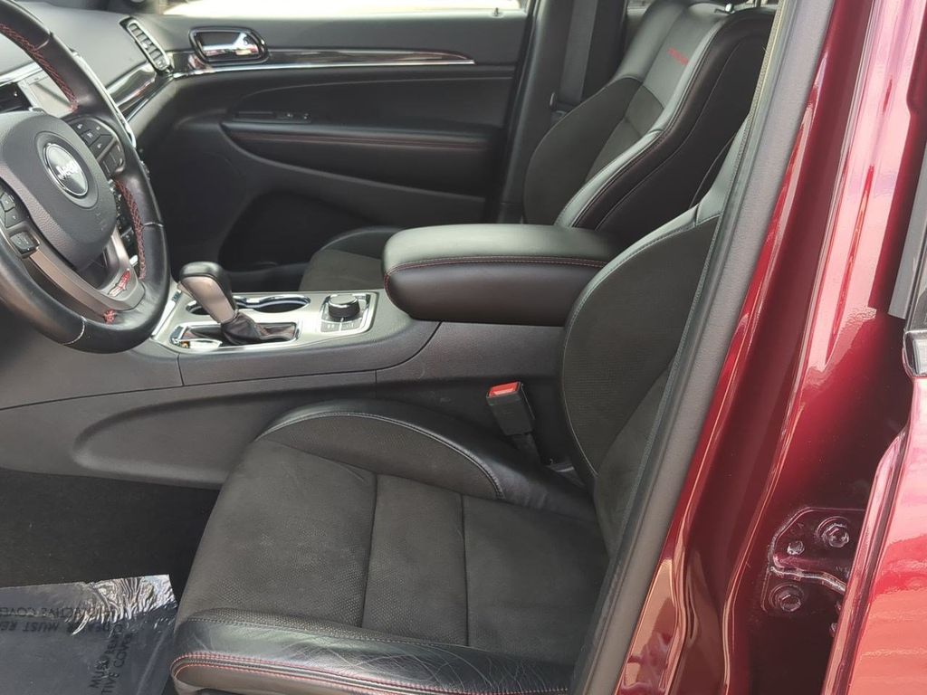 Thumbnail: 2020 Jeep Grand Cherokee - 10