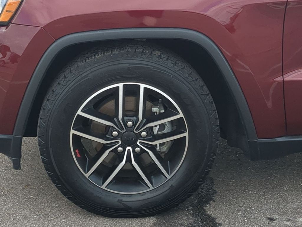 Thumbnail: 2020 Jeep Grand Cherokee - 8
