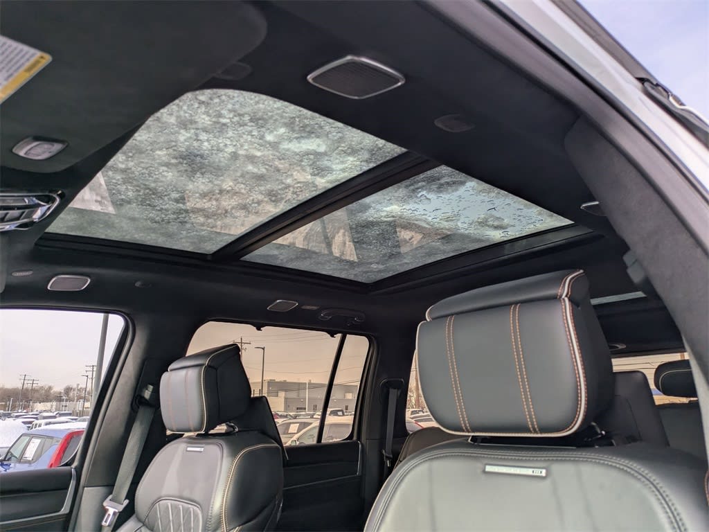 Thumbnail: 2023 Jeep Grand Wagoneer - 24