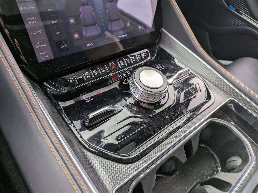 Thumbnail: 2023 Jeep Grand Wagoneer - 15