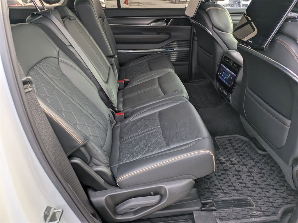 Thumbnail: 2023 Jeep Grand Wagoneer - 26