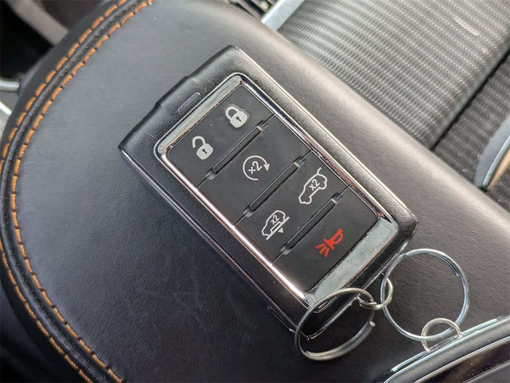 Thumbnail: 2023 Jeep Grand Wagoneer - 17