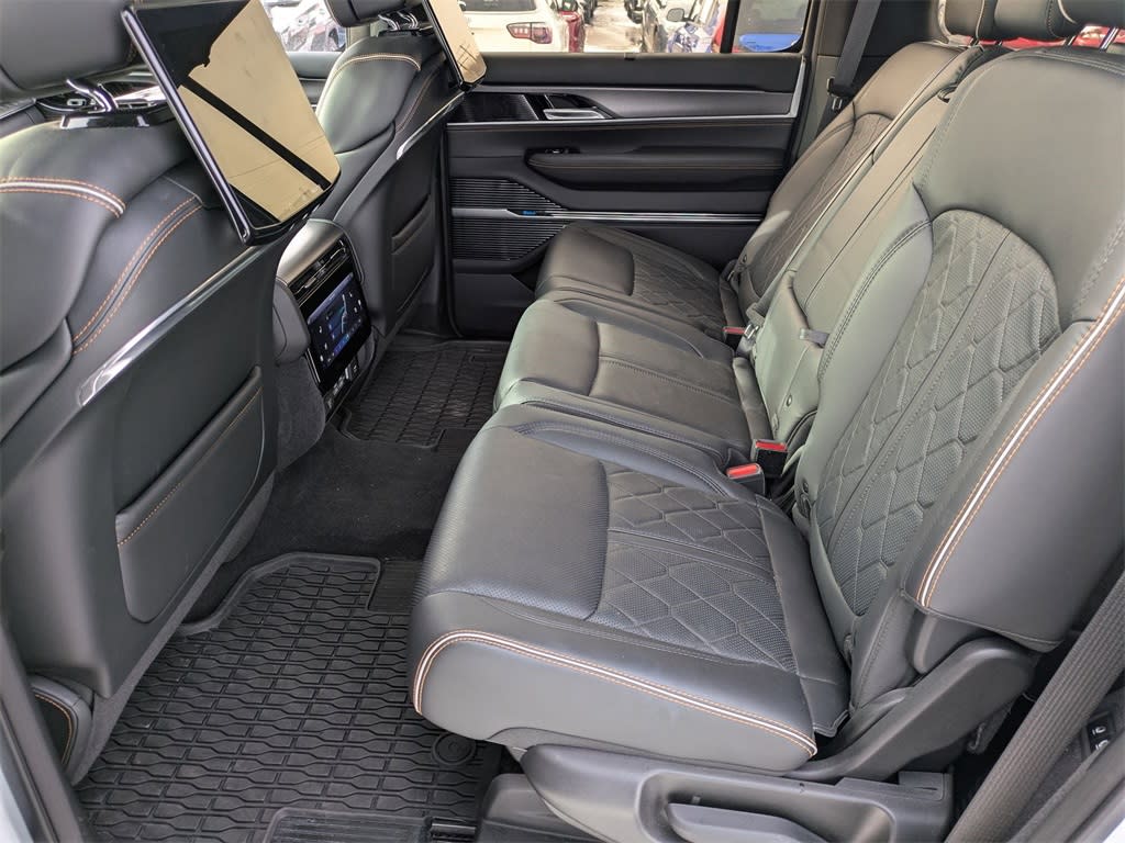 Thumbnail: 2023 Jeep Grand Wagoneer - 25