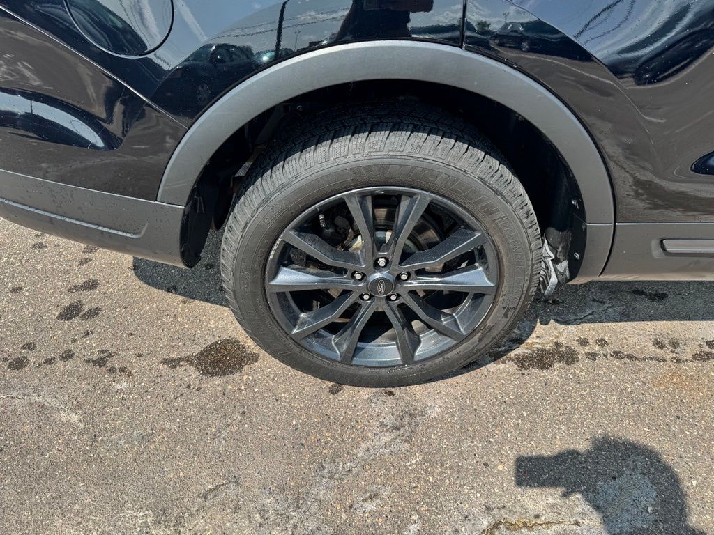 Thumbnail: 2018 Ford Explorer - 15