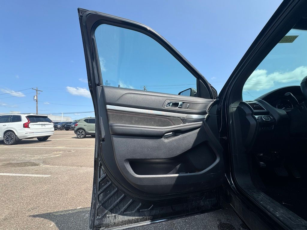 Thumbnail: 2018 Ford Explorer - 19