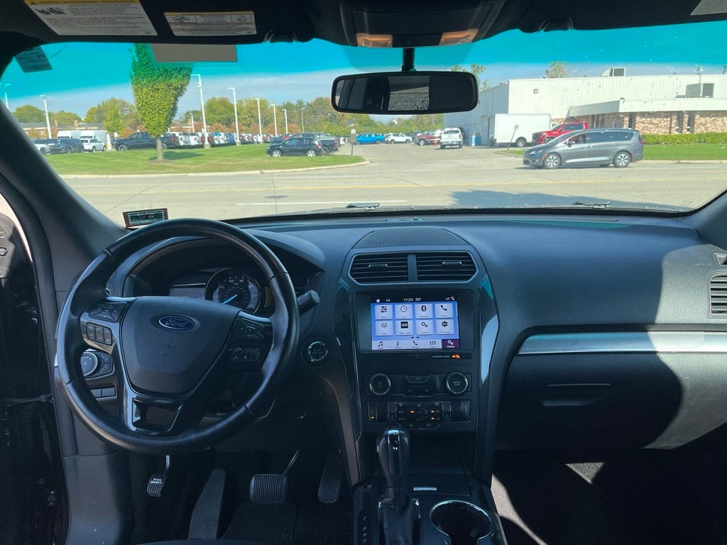 Thumbnail: 2019 Ford Explorer - 9