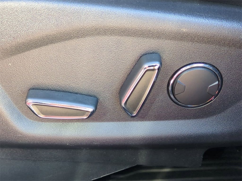 Thumbnail: 2017 Ford Explorer - 25