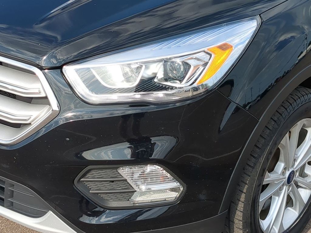 Thumbnail: 2018 Ford Escape - 21